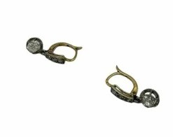 Boucles d’oreilles dormeuses diamants