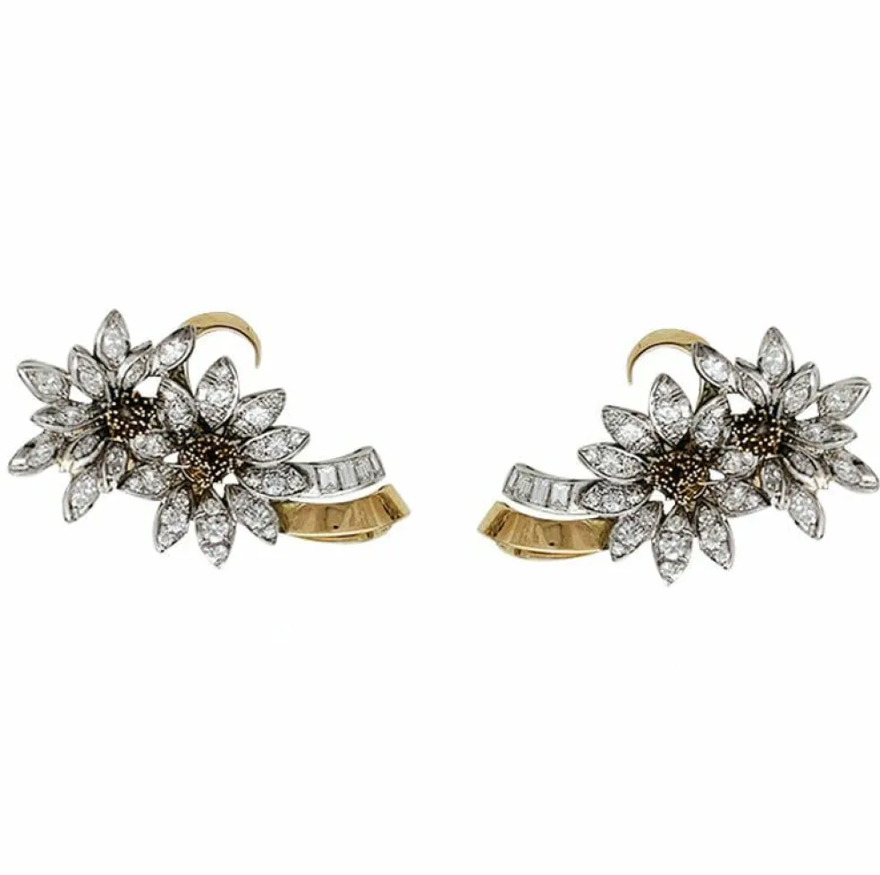 Boucles d'oreilles, "Edelweiss", en or jaune, platine et diamants.