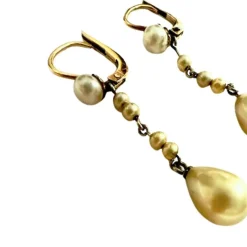 Boucles d'oreilles en or 18 ct de style rétro avec perles