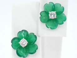 Boucles d'oreilles en or 0,18 carat avec fleur précieuse verte et gros diamants