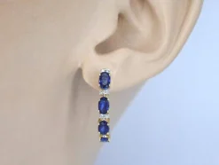 Boucles d'oreilles en or avec diamants et saphir