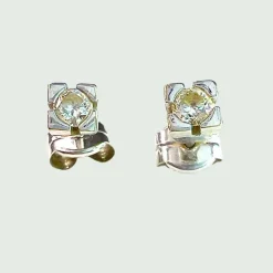 Boucles d'oreilles en or au design contemporain avec diamants