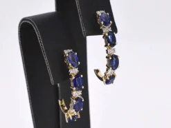 Boucles d'oreilles en or avec diamants et saphir
