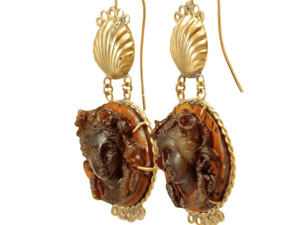 Boucles d'oreilles en or avec camées en écaille de tortue antiques