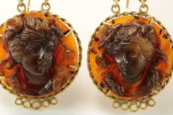 Boucles d'oreilles en or avec camées en écaille de tortue antiques