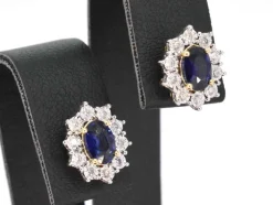 Boucles d'oreilles en or avec diamants et saphir