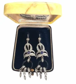 Boucles d'oreilles en or blanc 18 carats avec saphir onyx et diamants