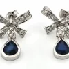 Boucles d'oreilles en or blanc avec saphirs et diamants