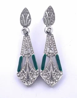 Boucles d'oreilles en or blanc, diamants et émail vert