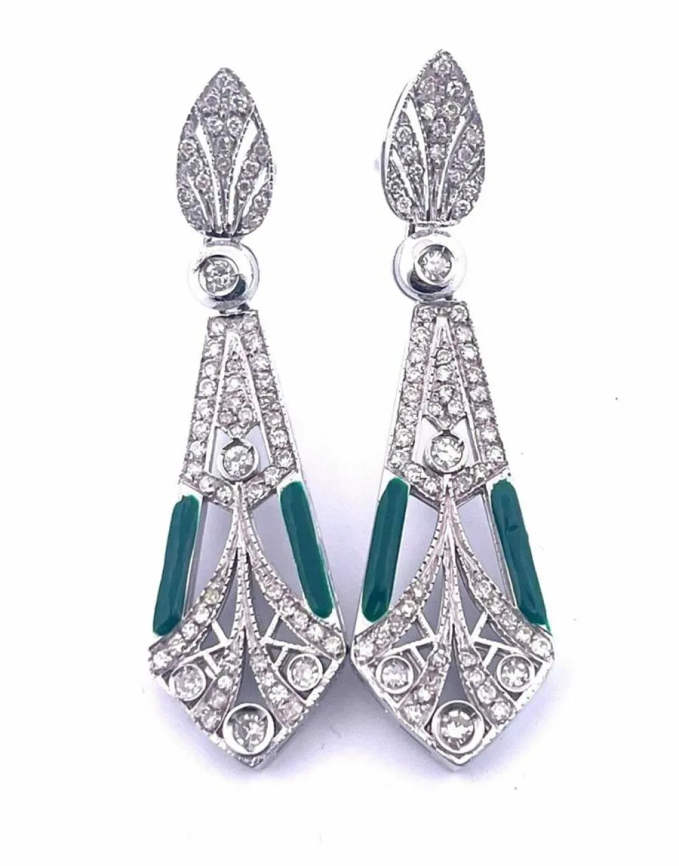 Boucles d'oreilles en or blanc avec diamants et émail vert