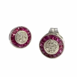 Boucles d'oreilles en or blanc, rubis et diamants de style Art Déco avec certificat HRD