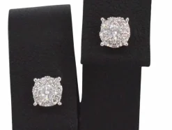 Boucles d'oreilles en or blanc avec diamants taille brillant