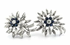 Boucles d'oreilles en or blanc avec saphirs et diamants