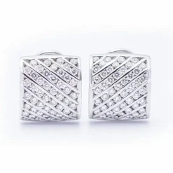 Boucles d'oreilles en or blanc avec diamants