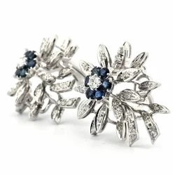 Boucles d'oreilles en or blanc avec saphirs et diamants