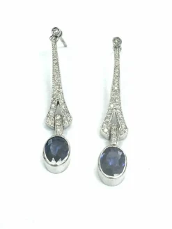 Boucles d'oreilles en or blanc avec saphirs et diamants