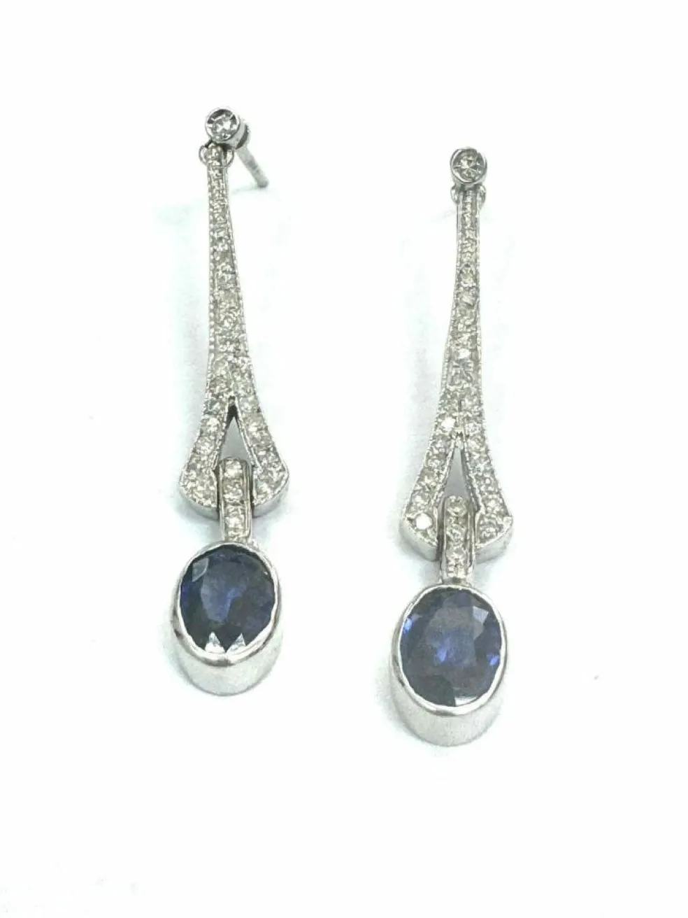 Boucles d'oreilles en or blanc avec saphirs et diamants