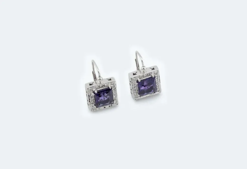 Boucles d'oreilles en or blanc avec améthystes