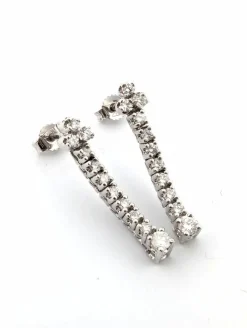 Boucles d'oreilles en or blanc avec diamants