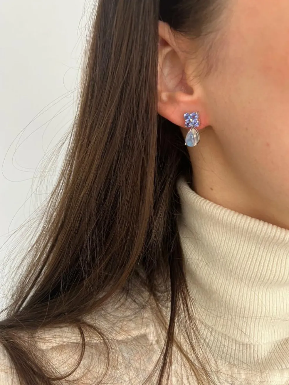 Boucles d'oreilles en or blanc, tanzanite et pierre de lune