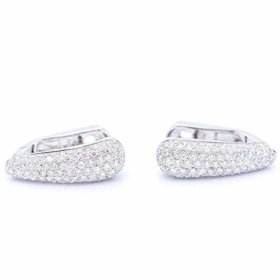 Boucles d'oreilles en or blanc avec pavé de diamants