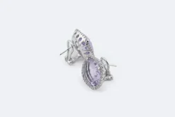 Boucles d'oreilles en or blanc avec améthystes et diamants