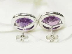Boucles d'oreilles en or blanc, améthystes rondes et diamants