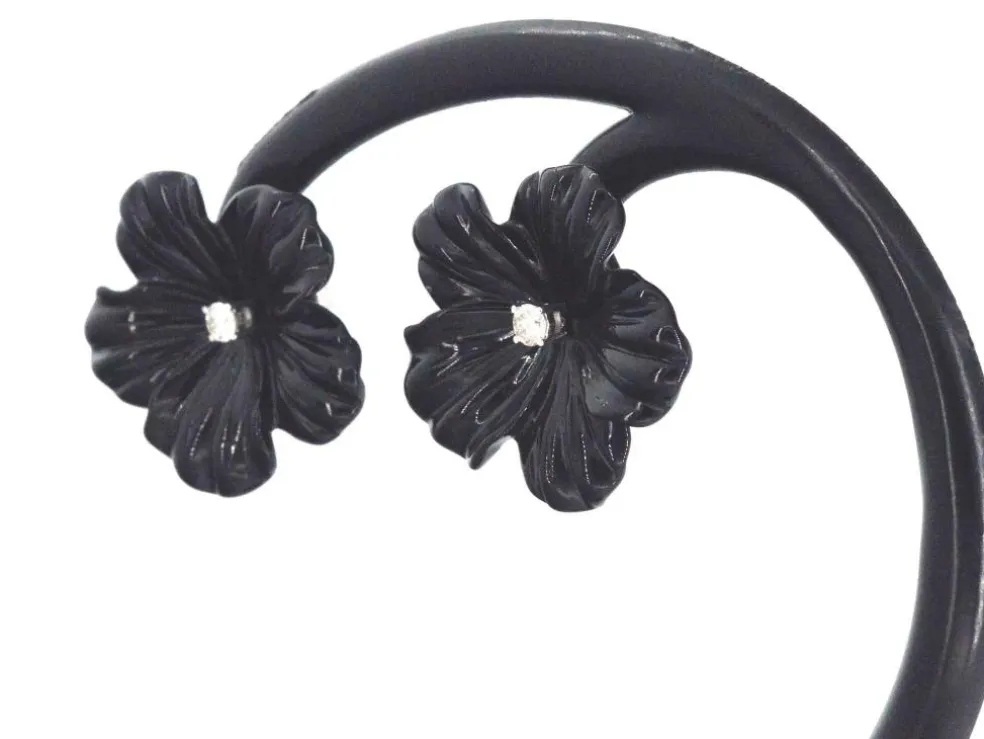 Boucles d'oreilles en or blanc 0,18 carat avec fleur précieuse noire et gros diamants