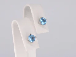 Boucles d'oreilles en or blanc avec topaze