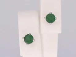 Boucles d'oreilles en or blanc avec émeraude