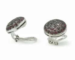 Boucles d'oreilles en or blanc avec rubis