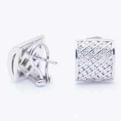 Boucles d'oreilles en or blanc avec diamants
