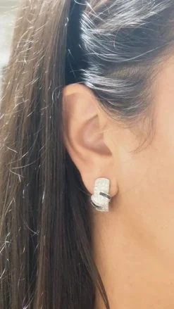 Boucles d'oreilles en or blanc, saphirs et diamants