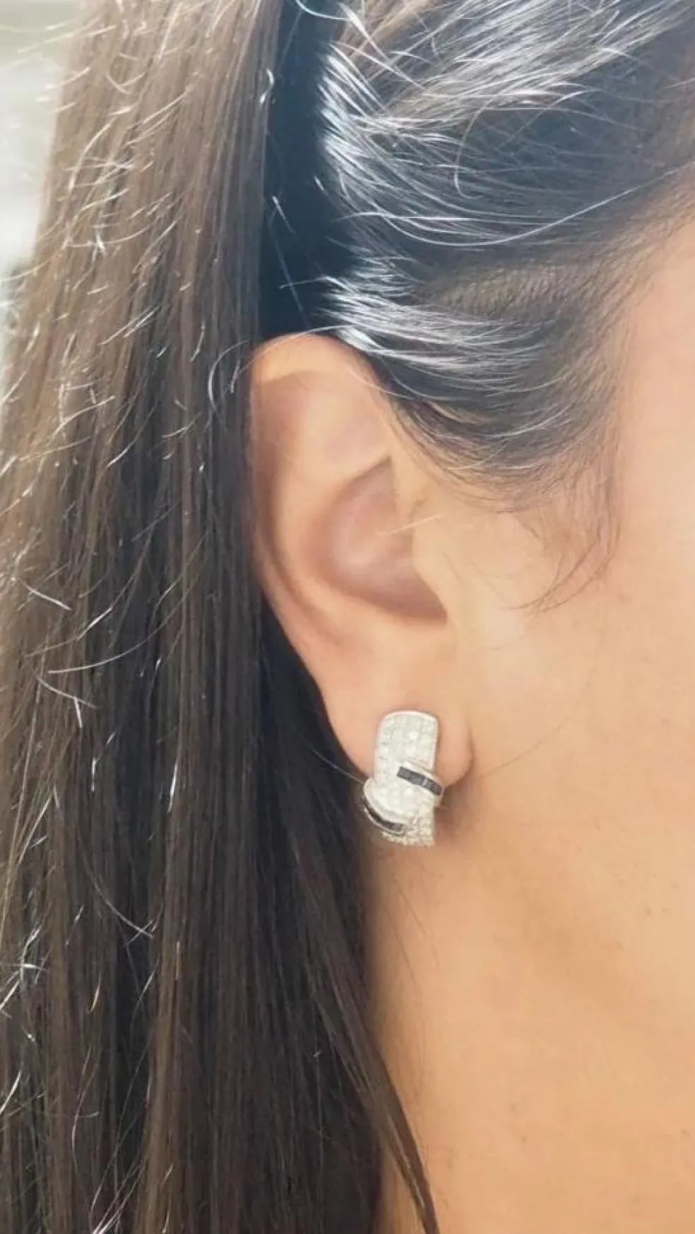 Boucles d'oreilles en or blanc, saphirs et diamants