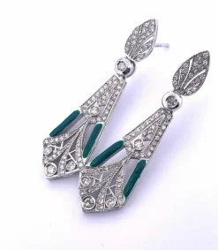 Boucles d'oreilles en or blanc, diamants et émail vert