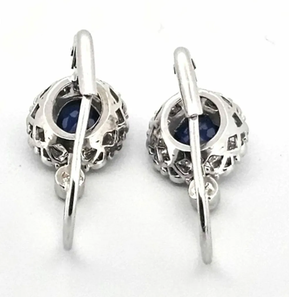 Boucles d'oreilles en or blanc avec saphirs et diamants