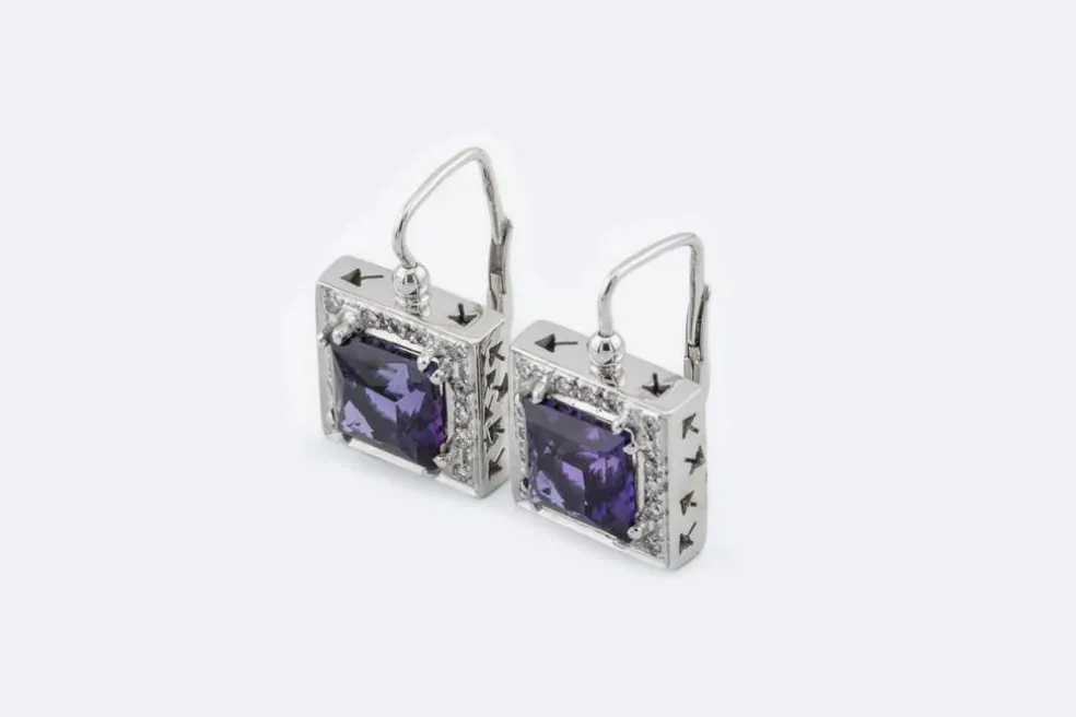 Boucles d'oreilles en or blanc avec améthystes