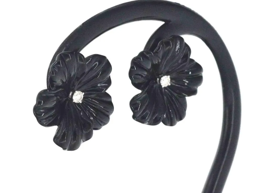 Boucles d'oreilles en or blanc 0,18 carat avec fleur précieuse noire et gros diamants