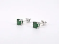 Boucles d'oreilles en or blanc avec émeraude