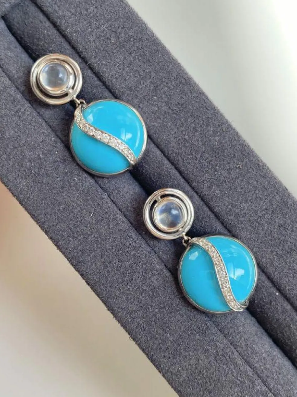 Boucles d’oreilles en or blanc