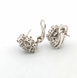 Boucles d'oreilles en or blanc avec diamants