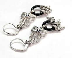 Boucles d'oreilles en or blanc 18 carats avec saphir onyx et diamants