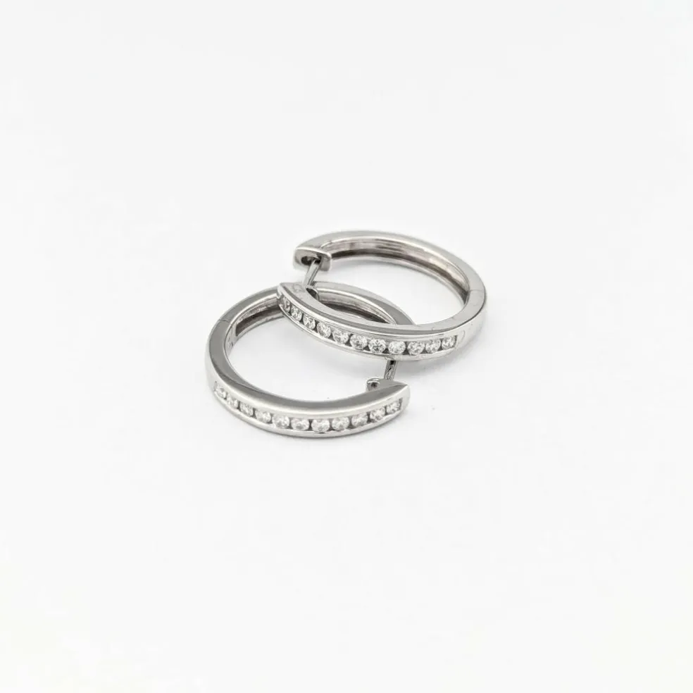 Boucles d'oreilles en or blanc et diamants