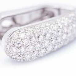 Boucles d'oreilles en or blanc avec pavé de diamants