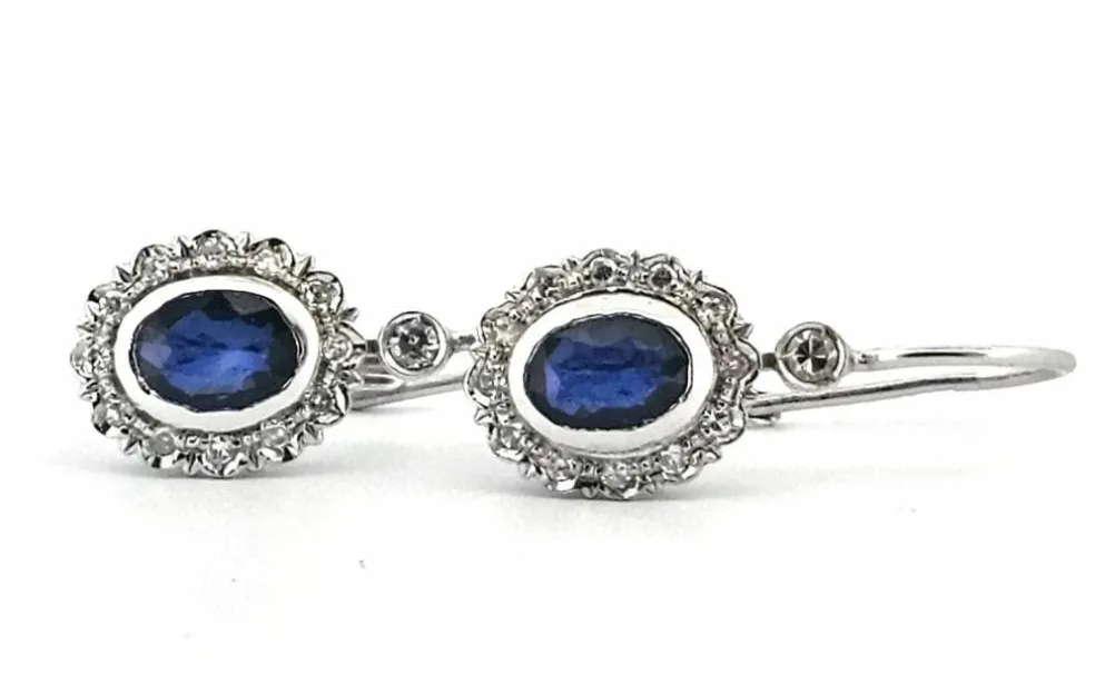 Boucles d'oreilles en or blanc avec saphirs et diamants