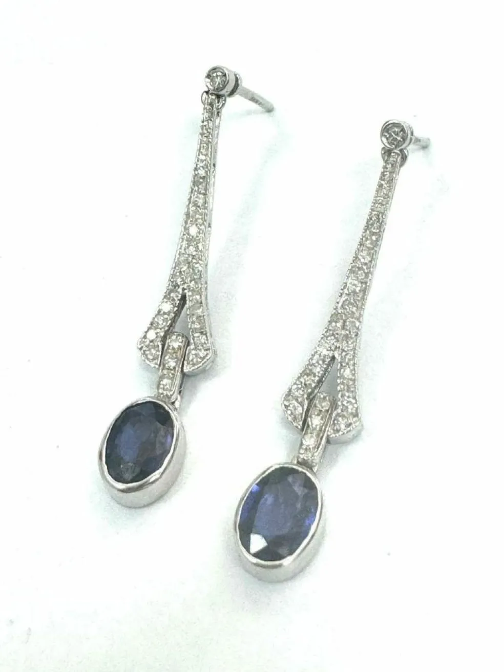 Boucles d'oreilles en or blanc avec saphirs et diamants
