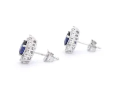 Boucles d'oreilles en or blanc avec diamants et saphir