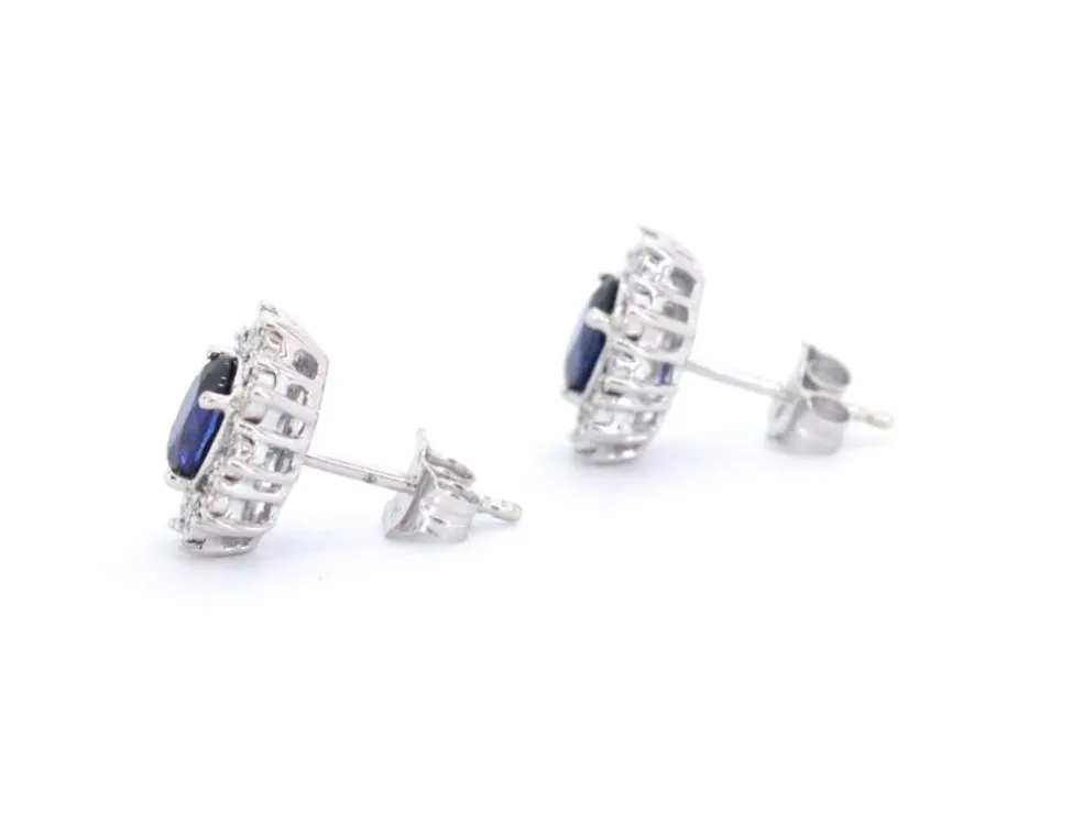 Boucles d'oreilles en or blanc avec diamants et saphir