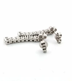 Boucles d'oreilles en or blanc avec diamants