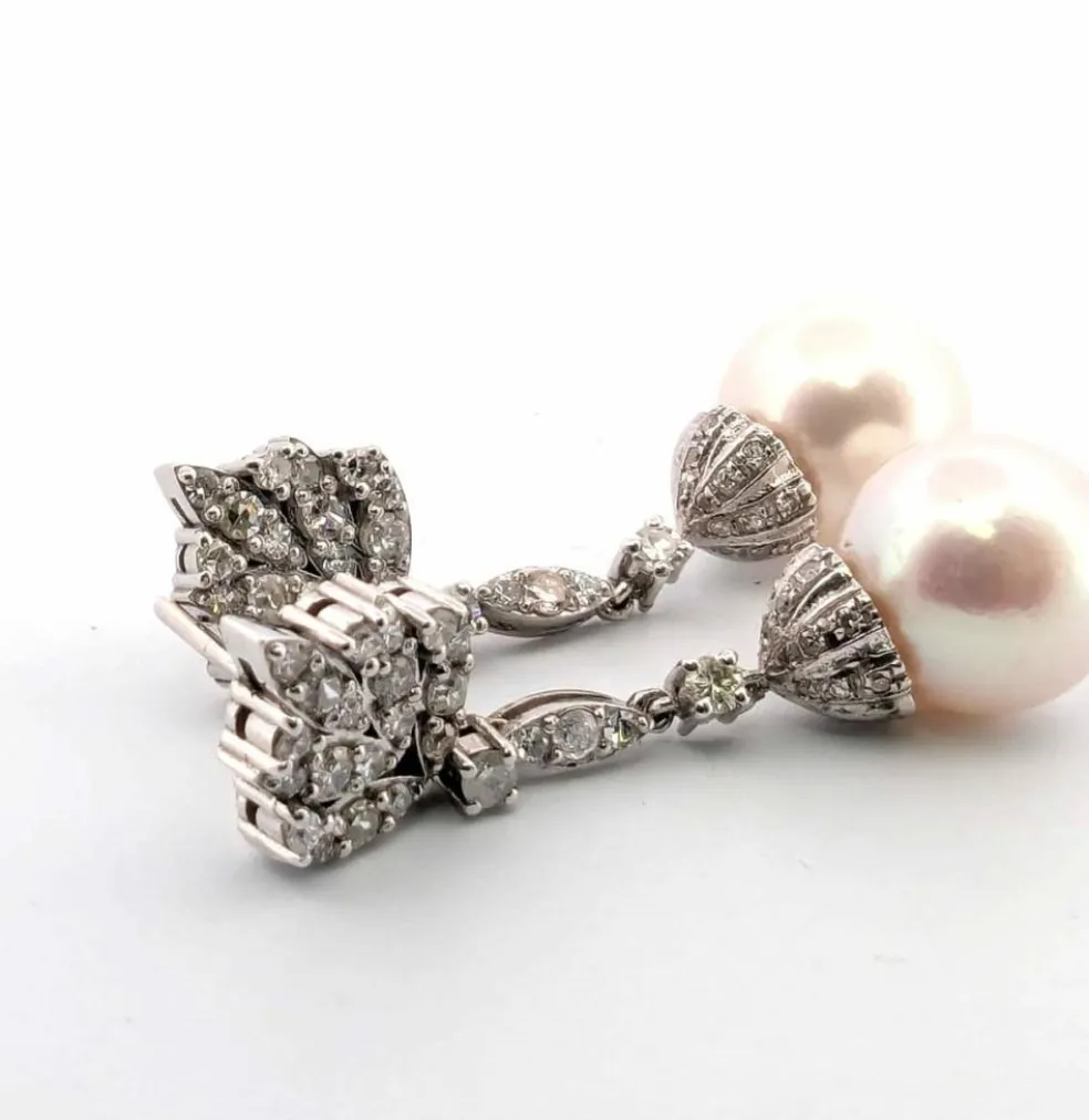 Boucles d'oreilles en or blanc avec perles et diamants
